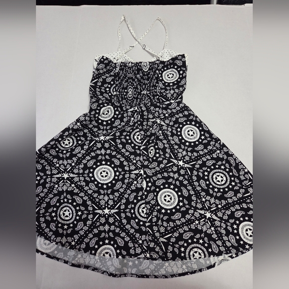 Marvel Juniors Black and White Captain America Patterned Dress EUC S - Picture 3 of 12
